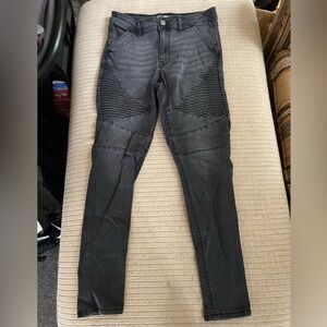 Black Skinny Jeans